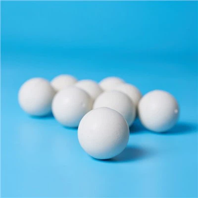 Pêl Sboncio Rwber Gyda Pherfformiad Bownsio Uchel Ar Glirio Rhwyll Metel O Sgrin Ddirgrynol